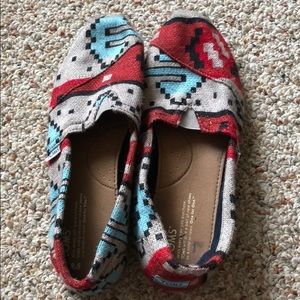 Women’s TOMS - size 9.5